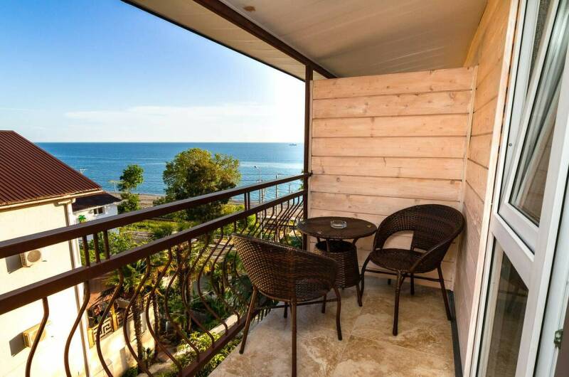 Трехместный «Полулюкс» с балконом вид на море