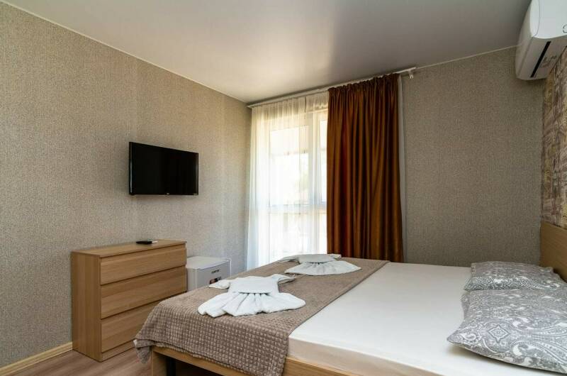 Трехместный «Полулюкс» с балконом вид на море