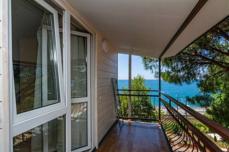 Четырехместный «Полулюкс» с балконом вид на море