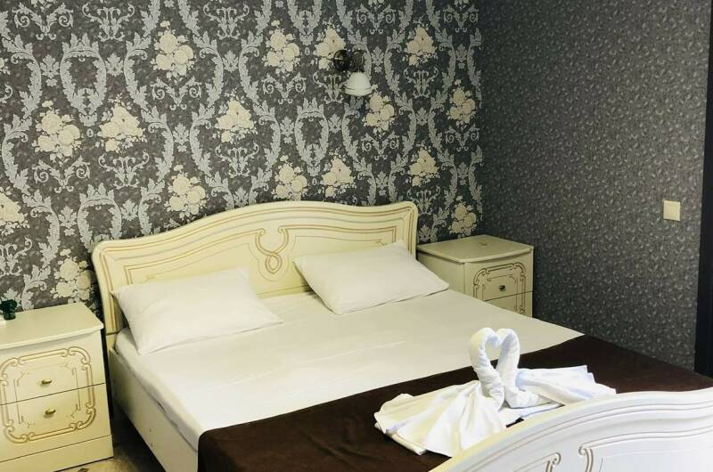 Улучшенный трехместный номер со всеми удобствами