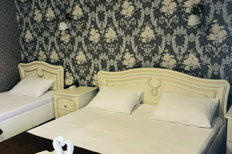 Улучшенный трехместный номер со всеми удобствами