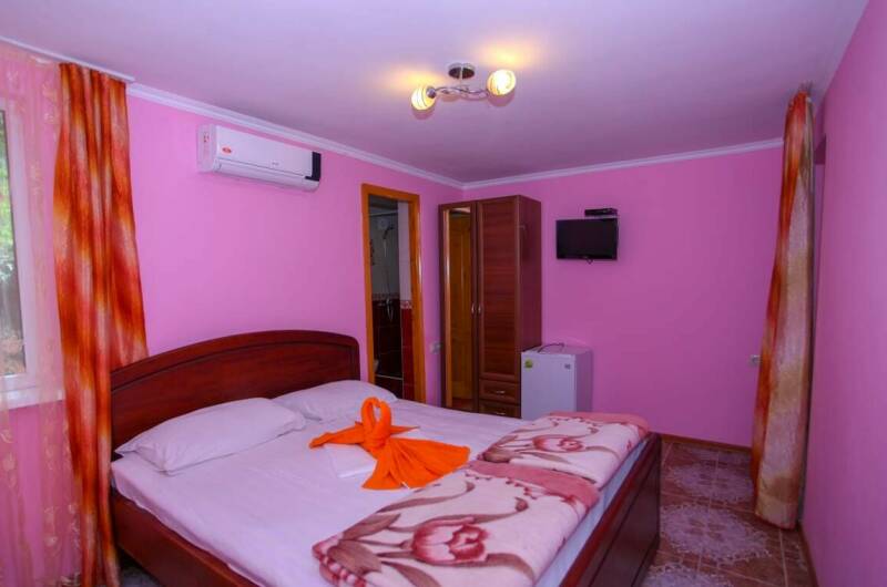 Трехместный номер со всеми удобствами