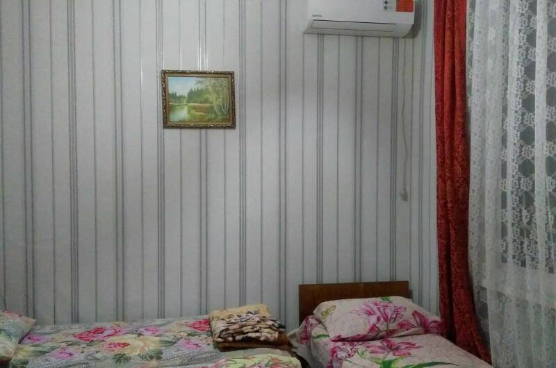 Трёхместный номер на втором этаже