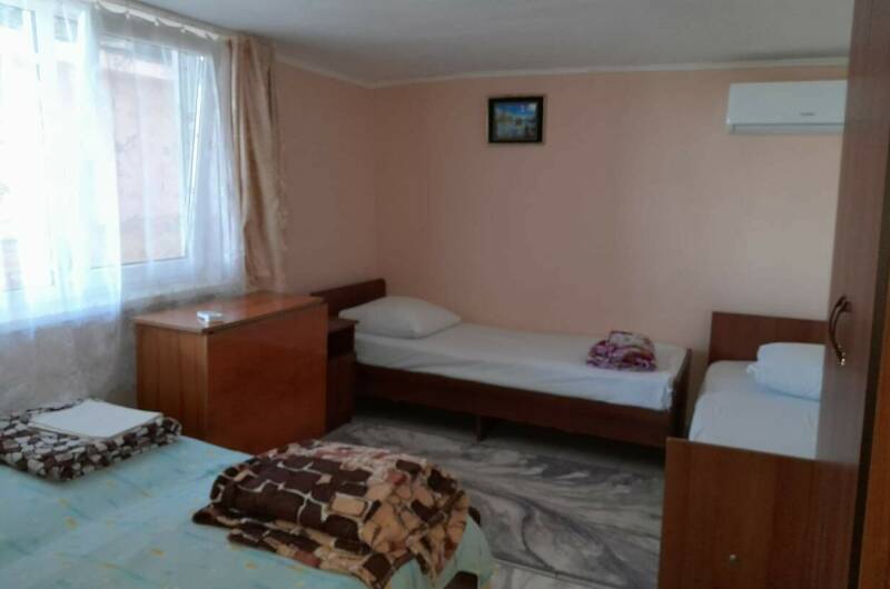 Четырехместный номер на первом этаже