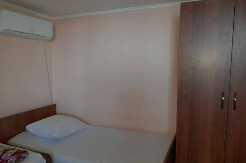 Четырехместный номер на первом этаже