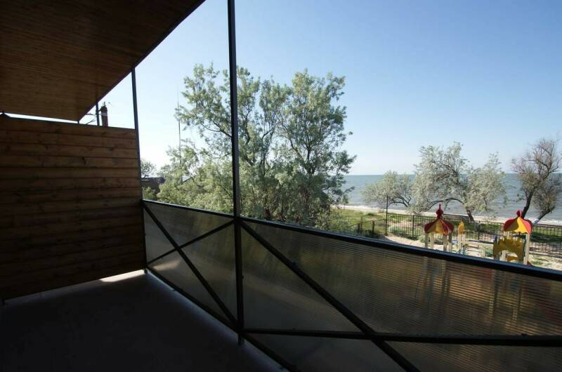 Однокомнатный 2−4-х местный номер, балкон на море