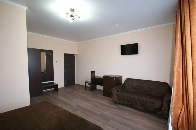 Однокомнатный 2−4-х местный номер, балкон на море