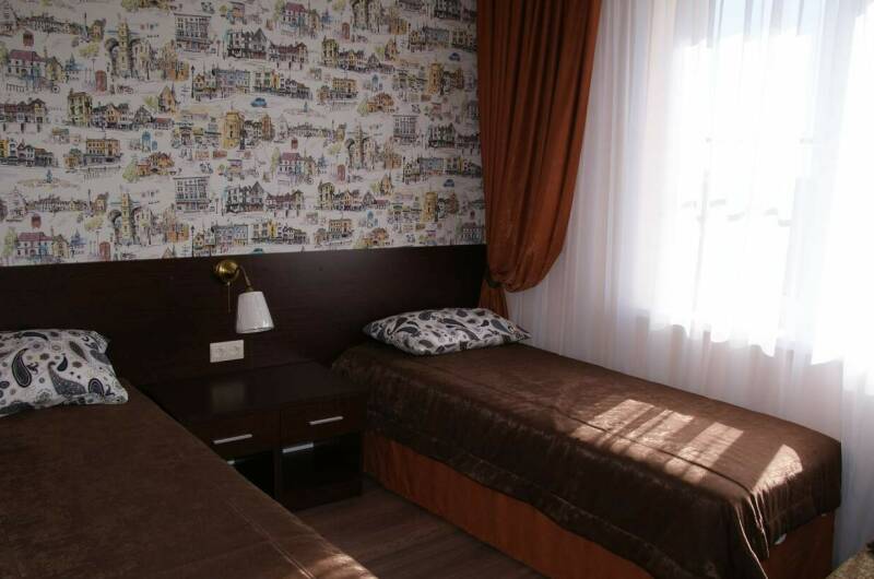 Двухкомнатный 4-х местный номер, балкон во двор