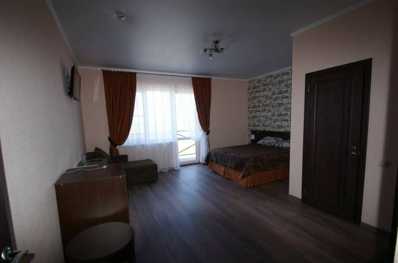 Однокомнатный 2−3-х-местный номер, балкон на море