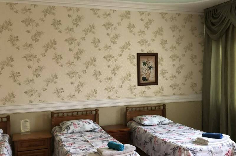 № 4 Четырех местный с балконом (2 этаж)