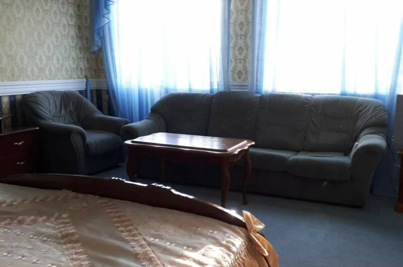 № 7 Номер на 2−4 человека с балконом (3 этаж)