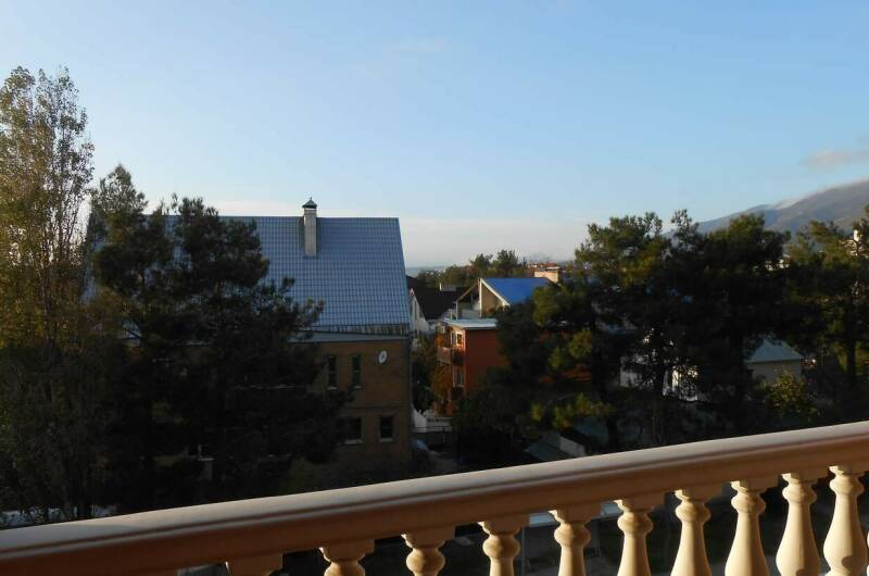 № 13 Трехместный с большим балконом (4 этаж)