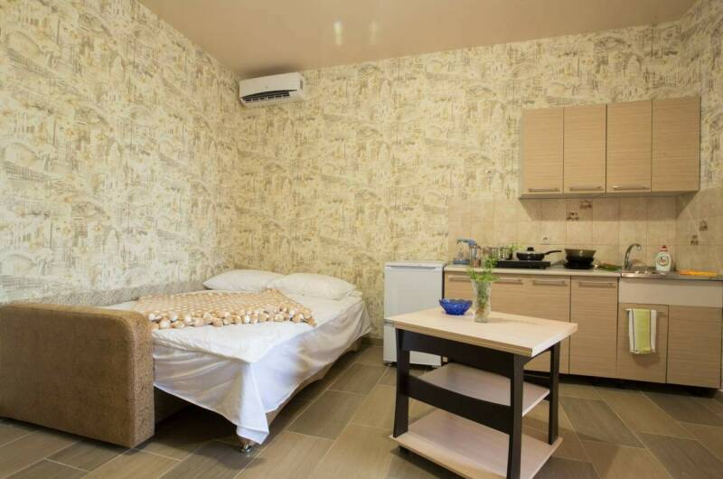 Комната с балконом и видом на море 3 местная. (2)