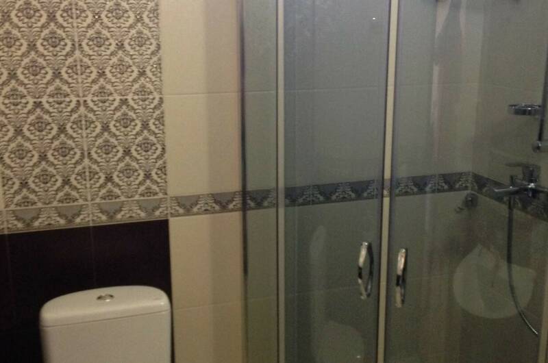 Трёхместный номер с балконом