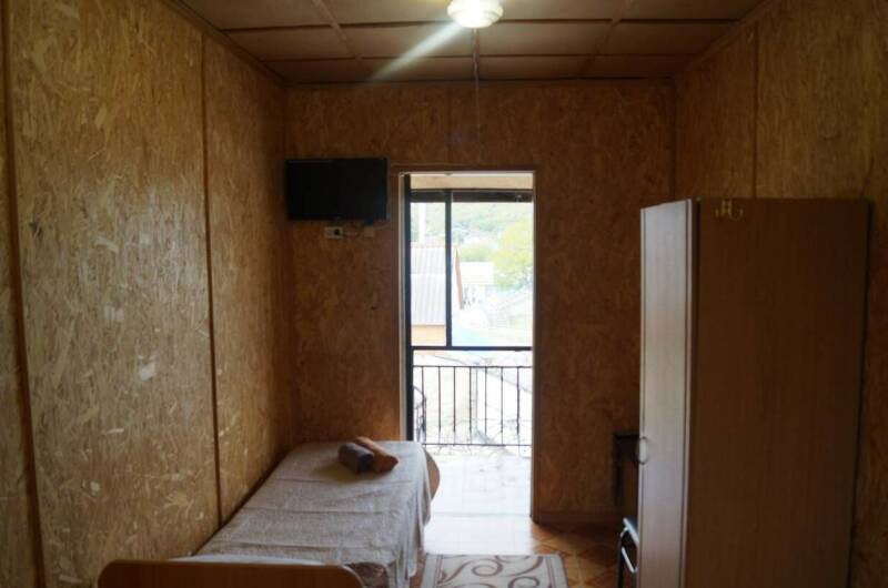 Трехместный эконом с удобствами на этаже