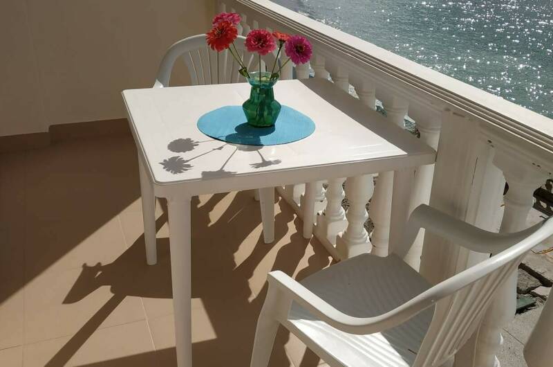 Номер ''Кофе'' с видом на море и балконом