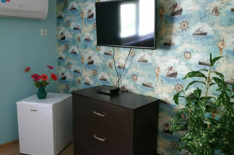 Бюджетный номер ''Корабли'' с видом на горы