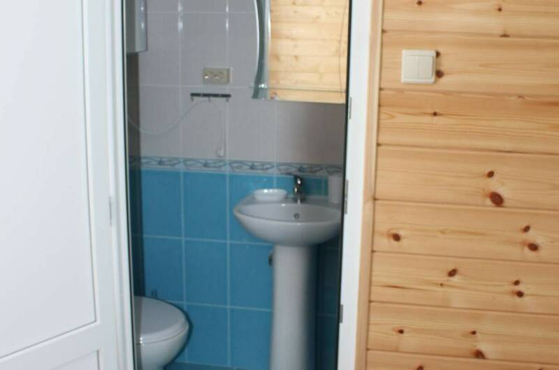 Трёхместный номер с удобствами