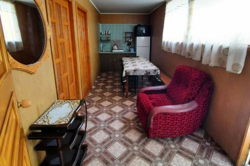 Двухкомнатный коттедж (6 мест)