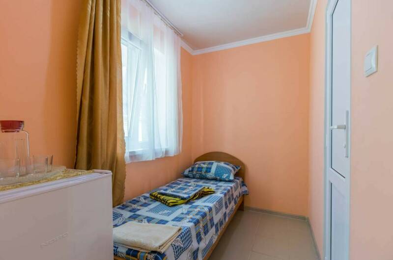 № 2 Номер на 3 человека