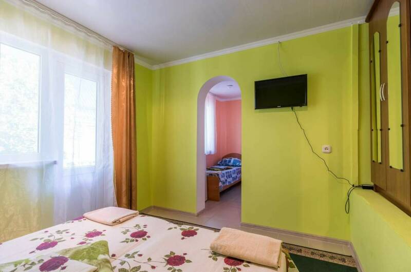 № 2 Номер на 3 человека