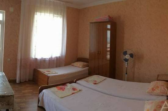 Трёхместный «эконом» с видом на море