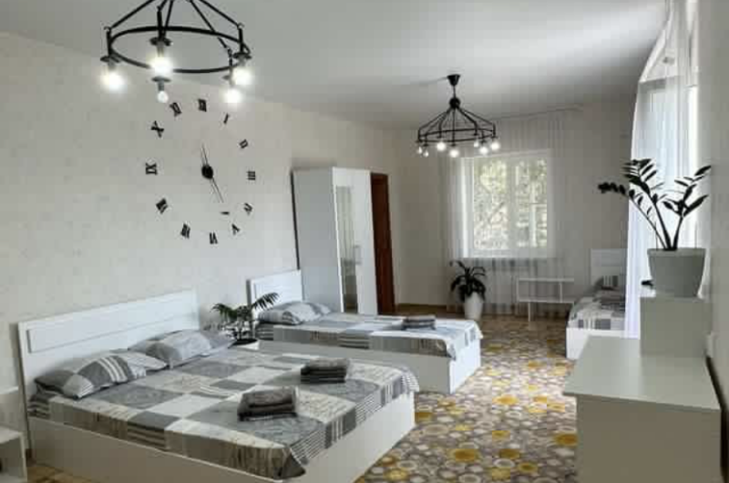 4х местная комната с диваном 1 этаж