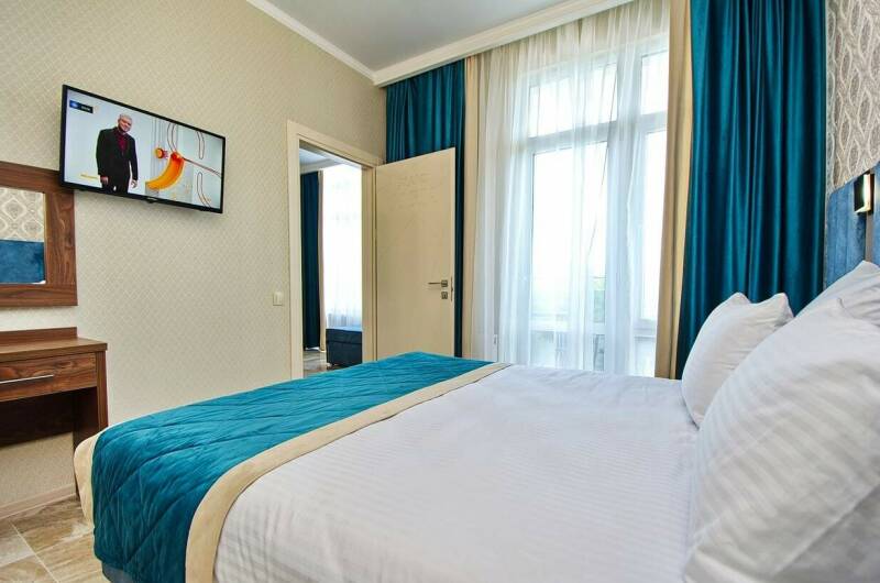 Двухкомнатный пятиместный номер с балконом