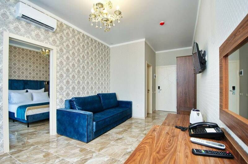 Двухкомнатный пятиместный номер с балконом