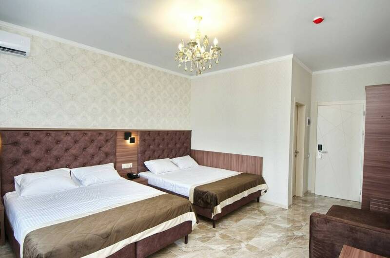 Пятиместный номер с балконом