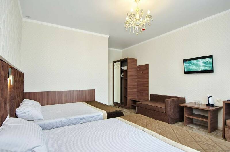 Пятиместный номер с балконом