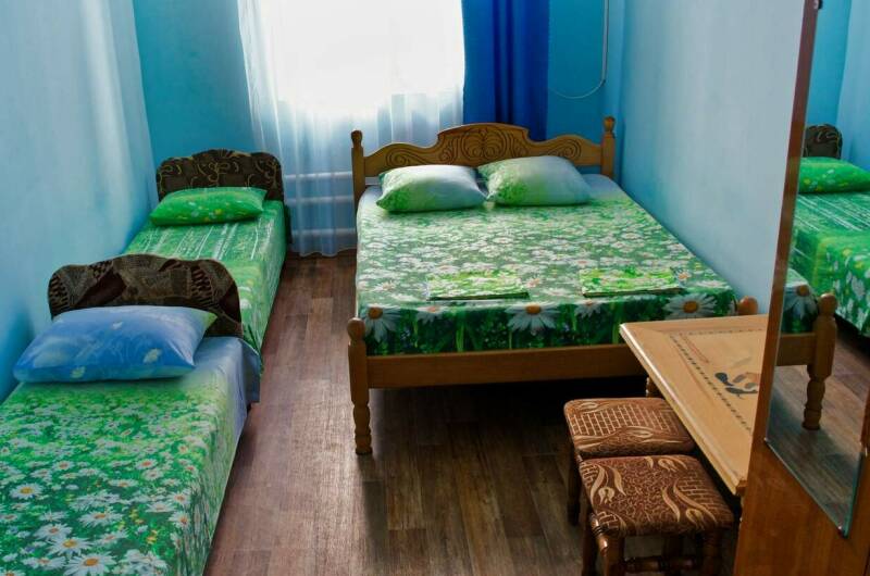 Трехместный номер «Эконом» 01−03