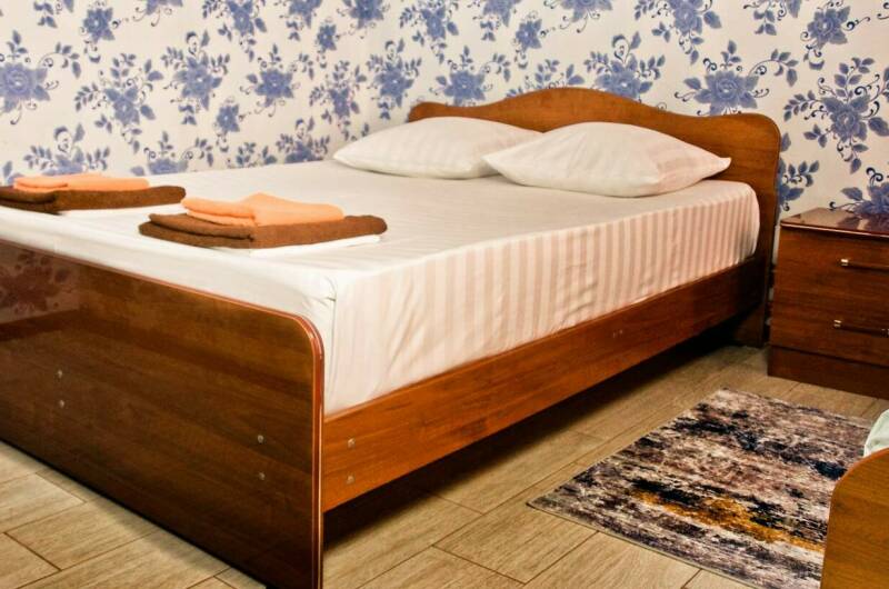 Двухкомнатный номер с удобствами 01−08