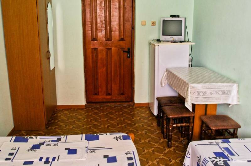 Трехместный номер «Эконом» 03−03