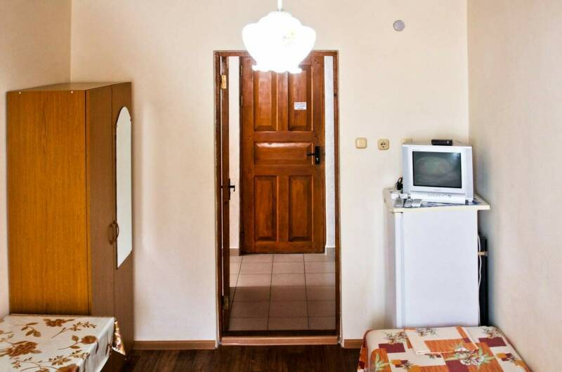 Трехместный номер «Эконом» 03−04