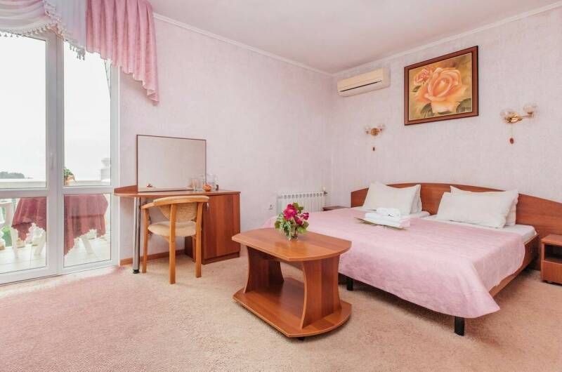 Стандартный двухместный номер с душем и туалетом