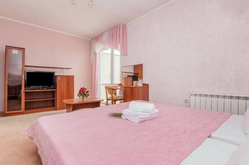 Стандартный двухместный номер с душем и туалетом