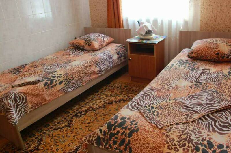 Номер «Эконом» с удобствами на этаже