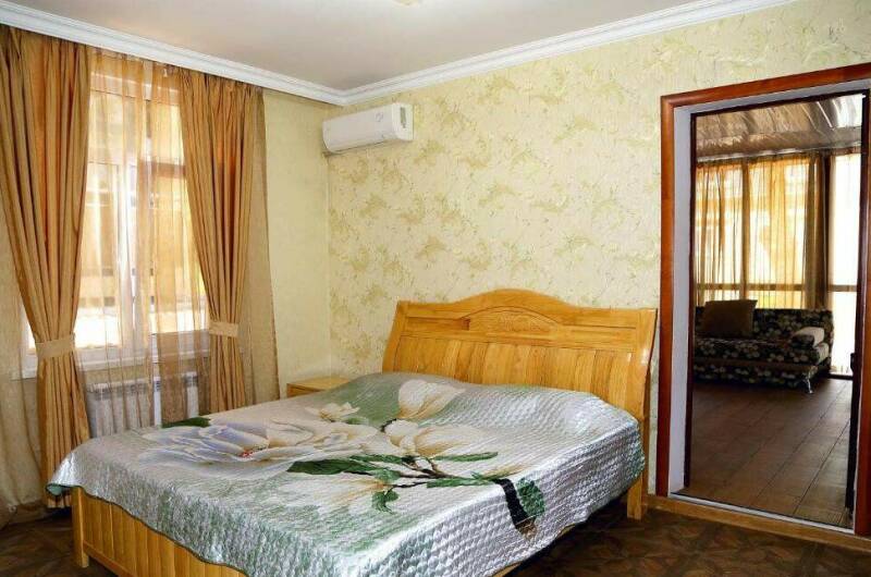 «Люкс» до 5 человек двухкомнатный