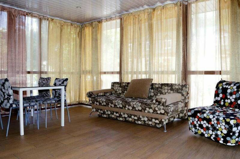 «Люкс» до 5 человек двухкомнатный