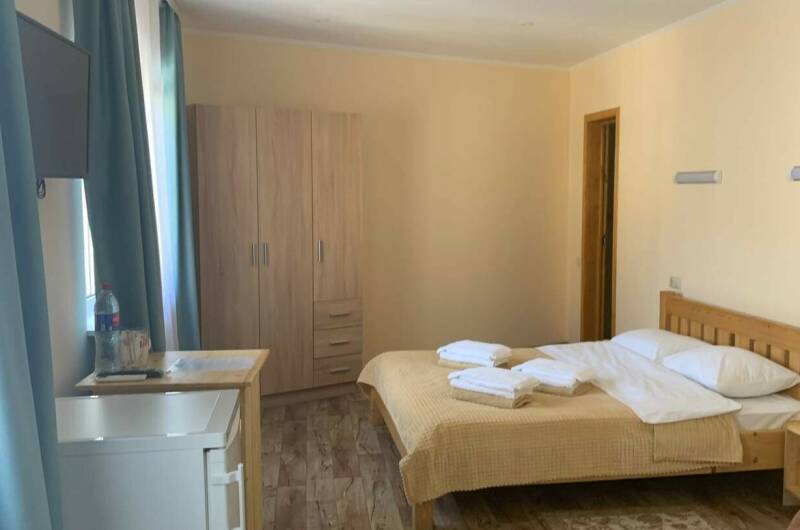 Трехместный