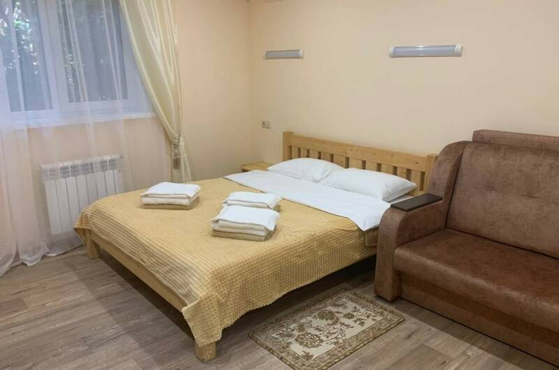 Трехместный