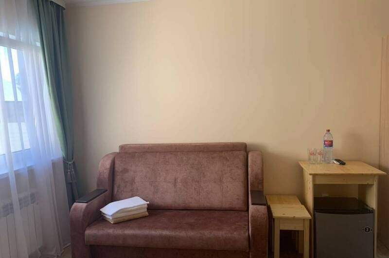 Трехместный