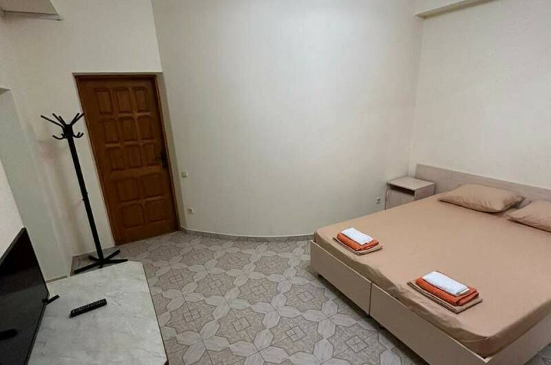 Студия с кухней и с отдельным входом