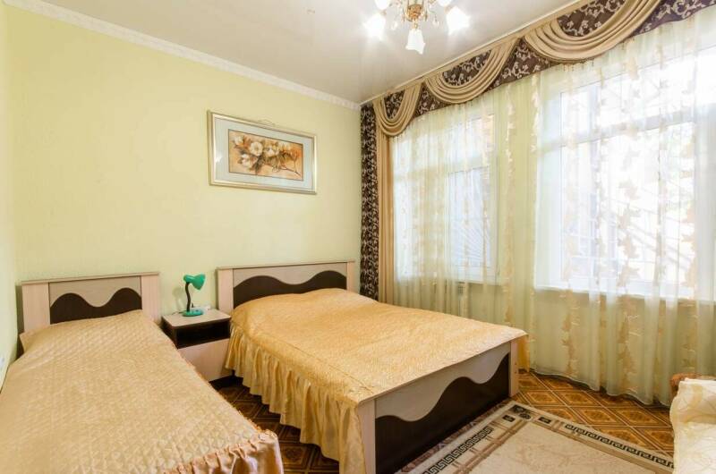 Двухкомнатный номер на 5 человек