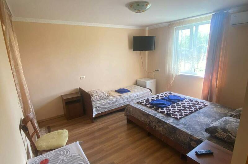 Трехместный номер с балконом