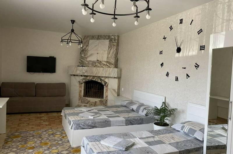 4х местная комната с диваном 1 этаж