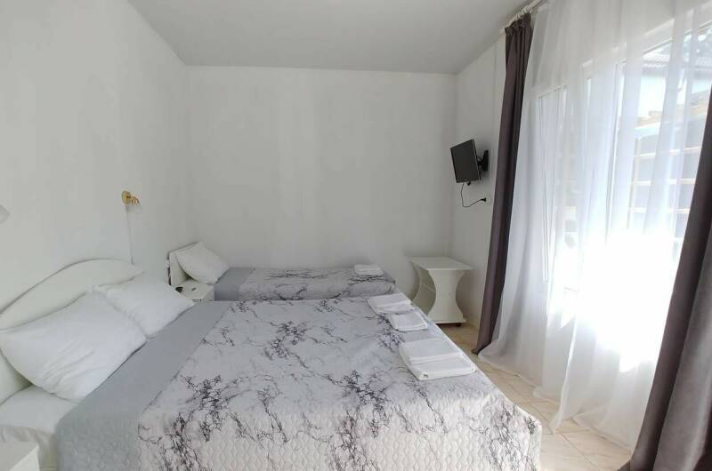 Трёхместный «Комфорт» с беседкой