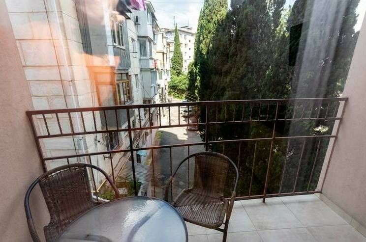 Двухкомнатная квартира № 1−2 (3 этаж)