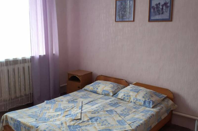 3-х местный «Эконом» с балконом (Сиреневый)